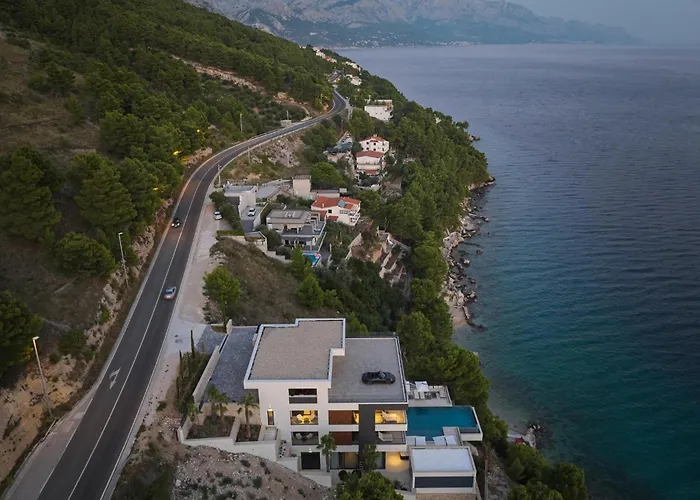 Nyaraló Alanis Mimice