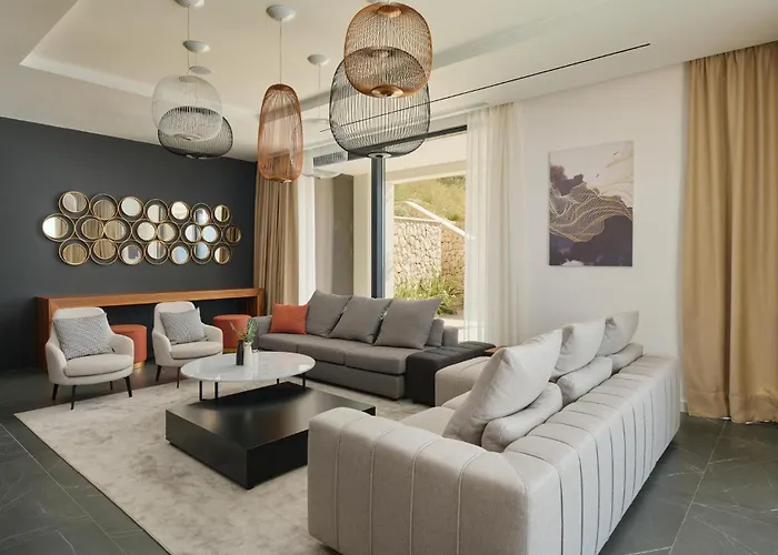 Nyaraló Alanis Mimice