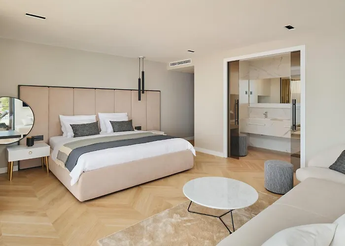 Nyaraló Alanis Mimice