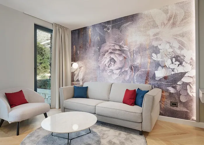 Nyaraló Alanis Mimice